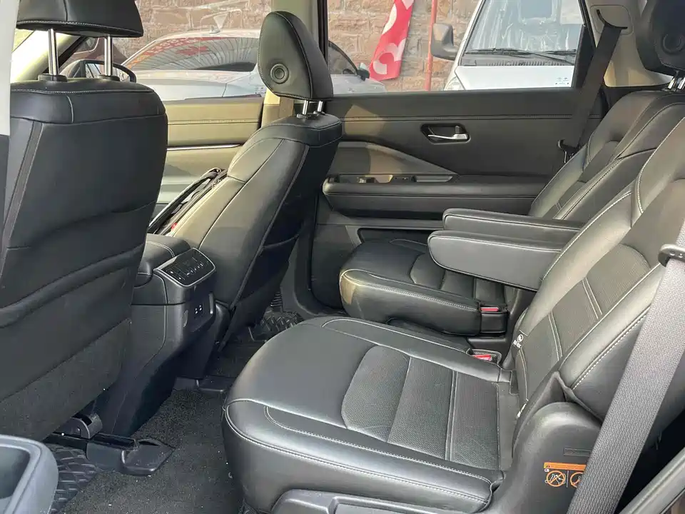 Nissan Exploring the land