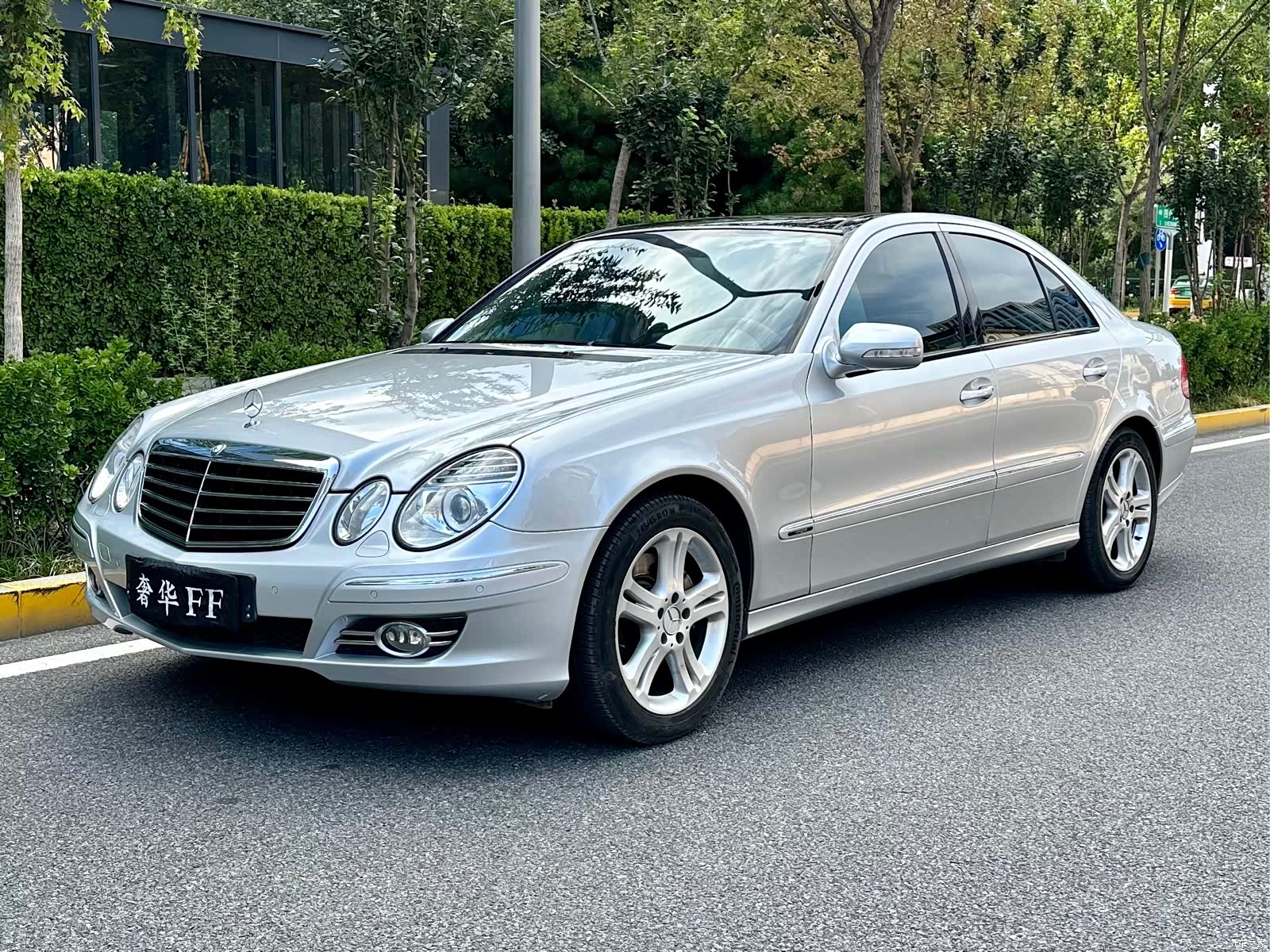 Mercedes-Benz E-Class, 2009 1