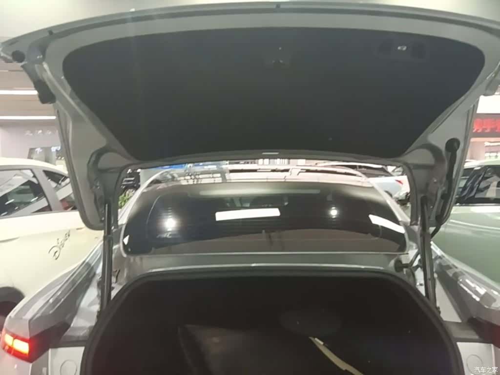 Xpeng P7, 2022 19