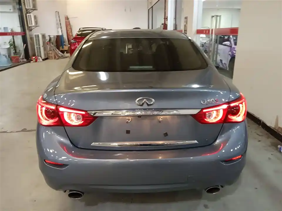 Infiniti Q50L