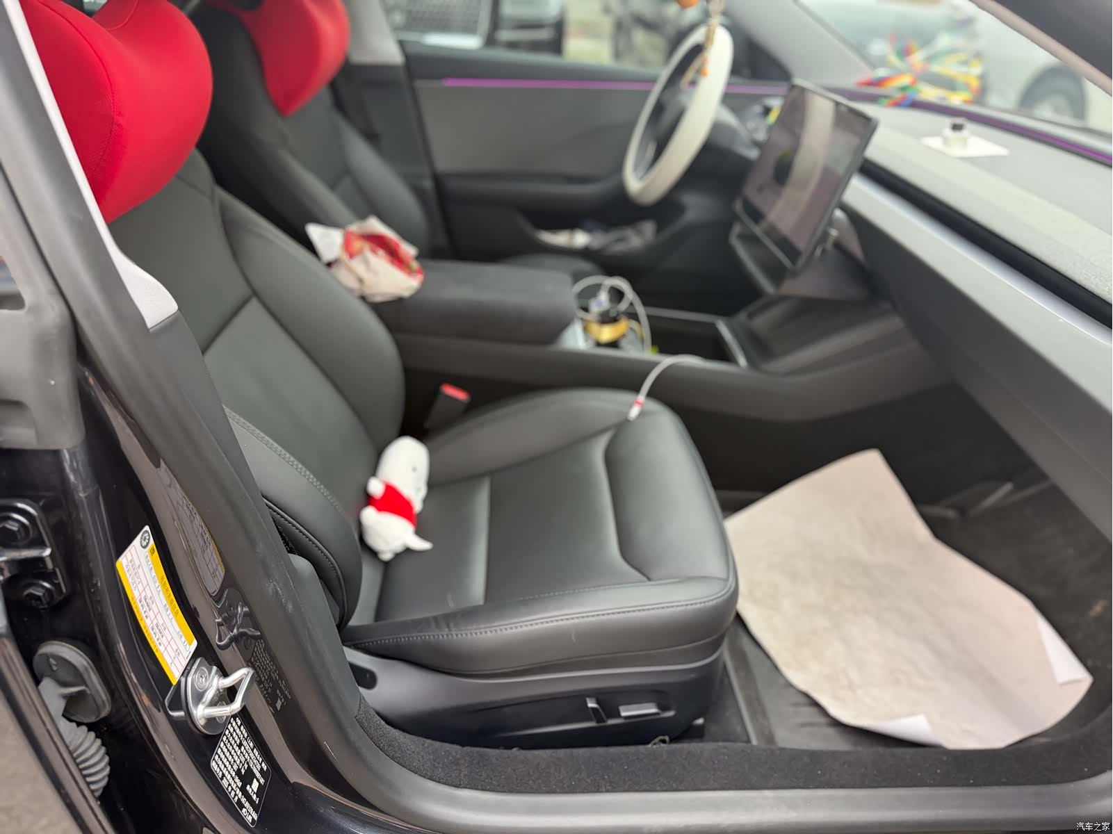 Tesla Model 3, 2025 17