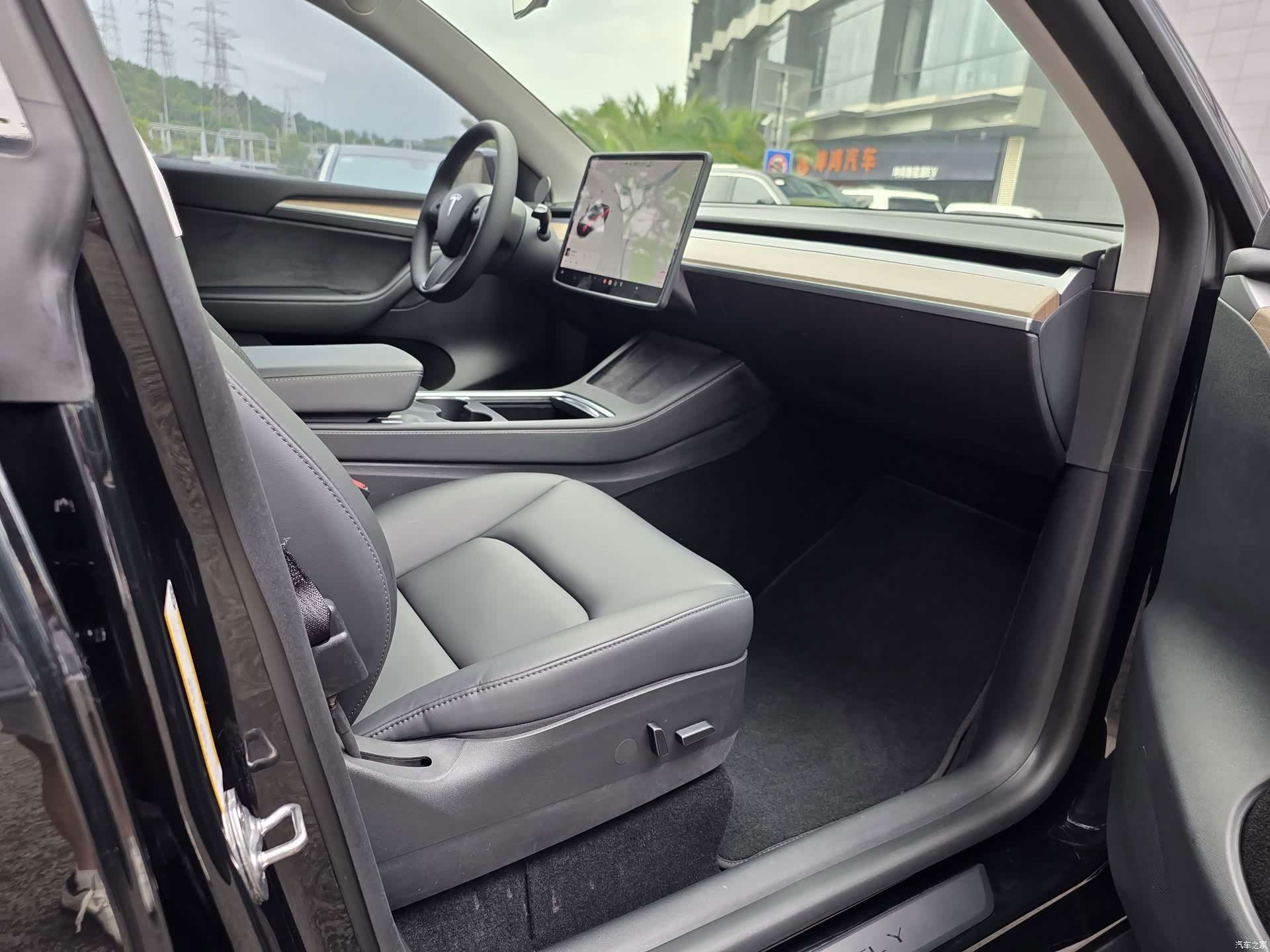 Tesla Model Y, 2021 13