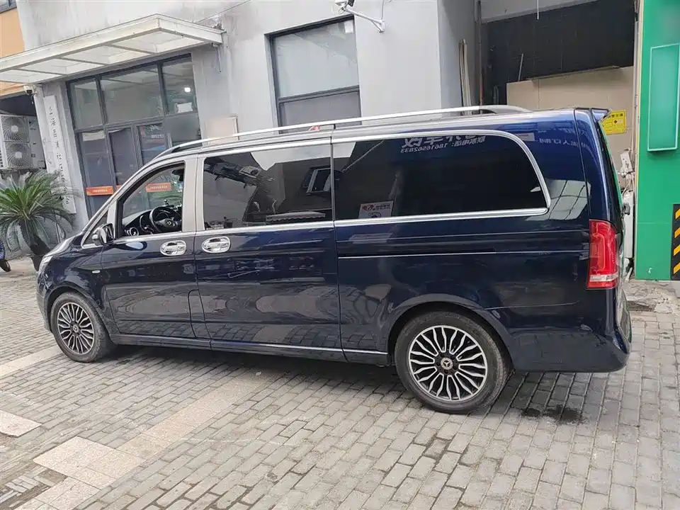 Mercedes-Benz V-class