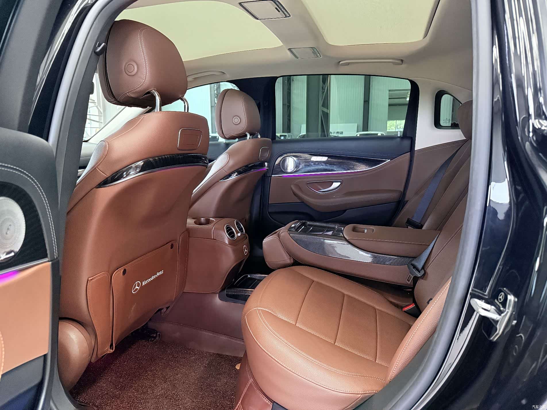 Mercedes-Benz E-Class, 2019 16
