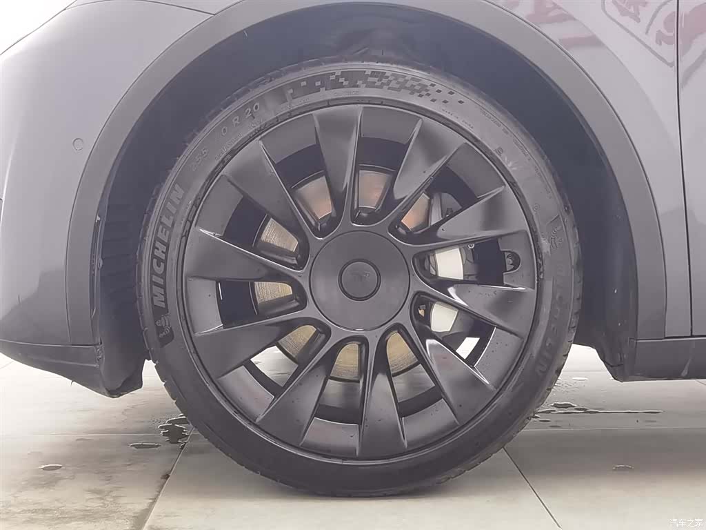 Tesla Model Y, 2022 17