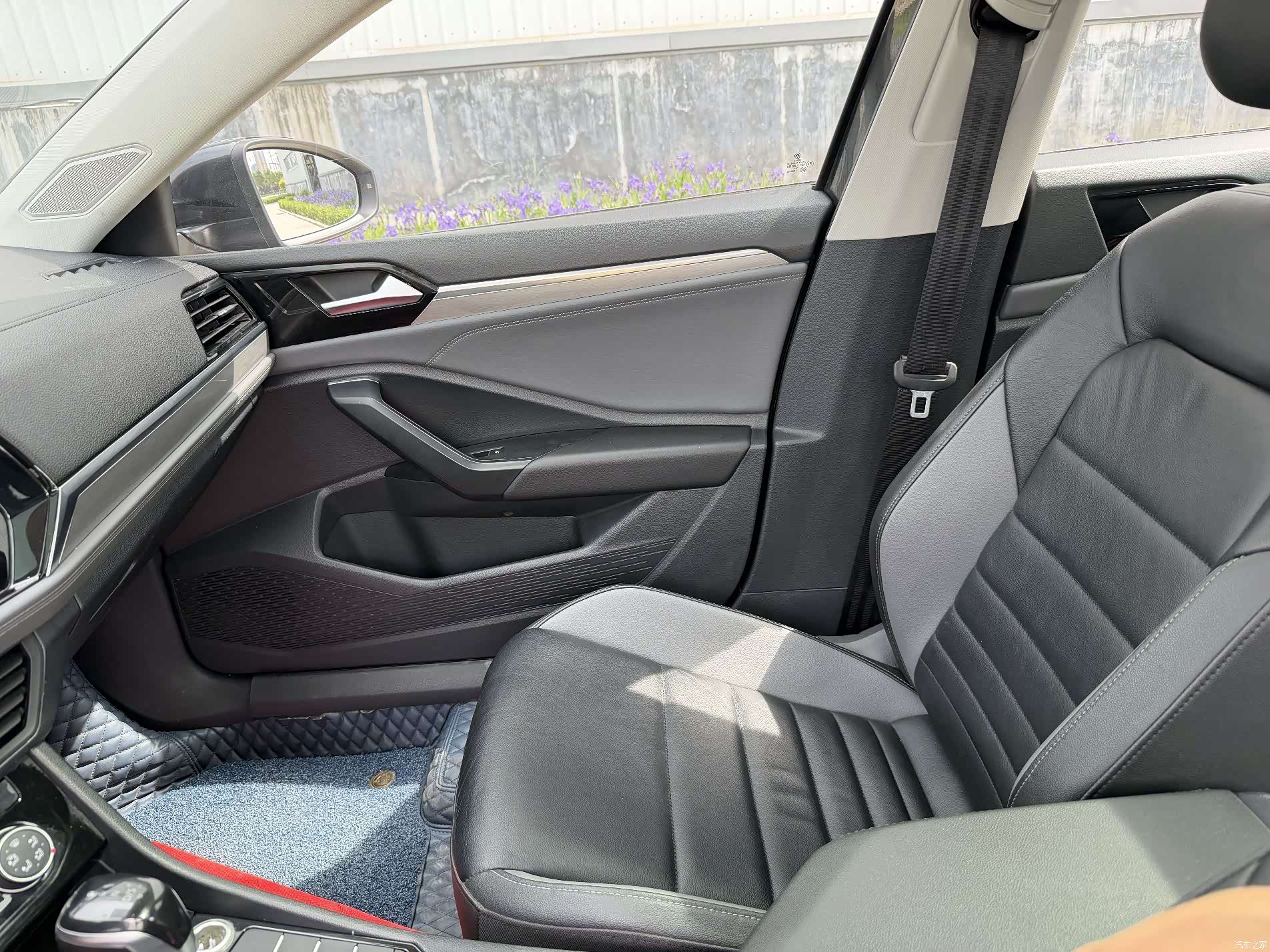 Volkswagen Sagitar, 2020 4