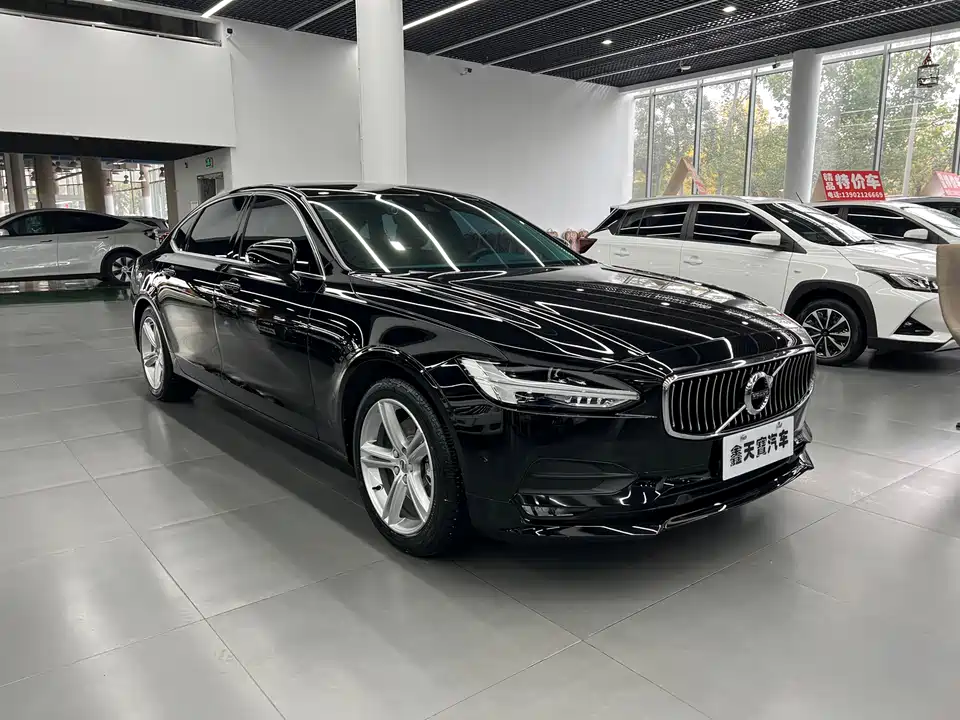 Volvo S90