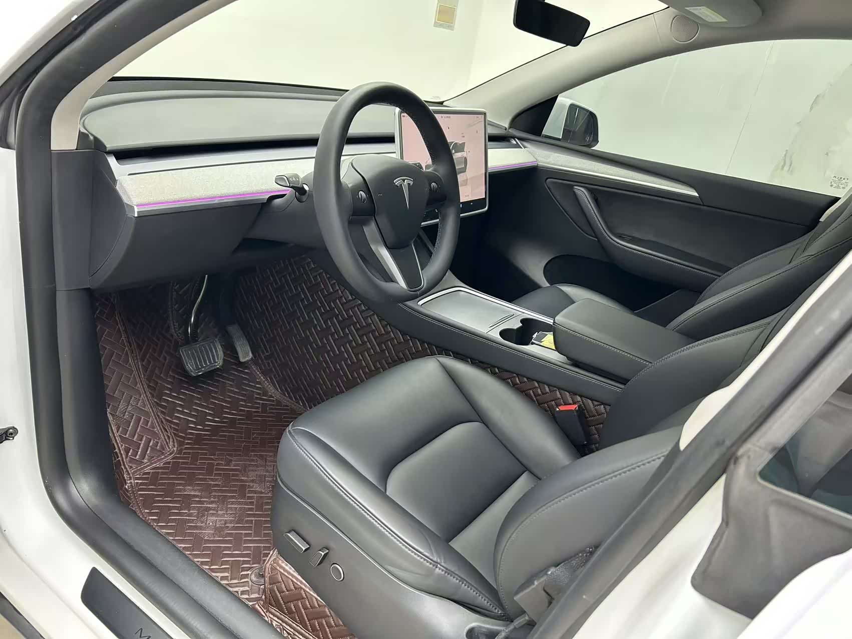 Tesla Model Y, 2024 7