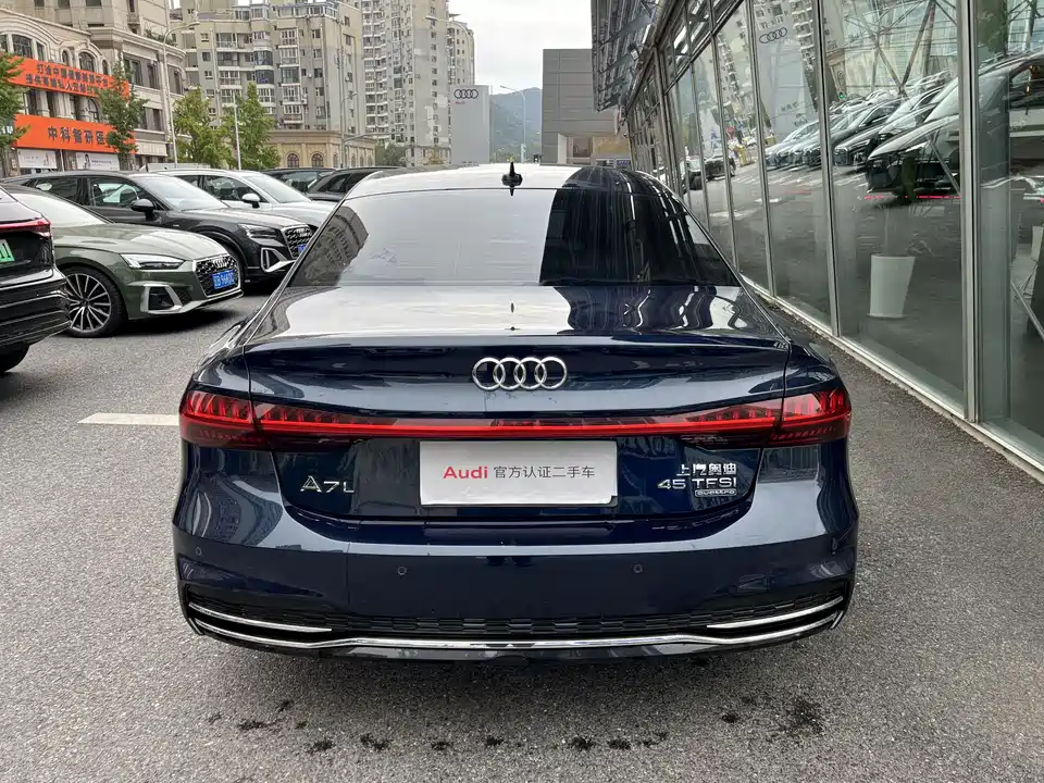 Audi A7L