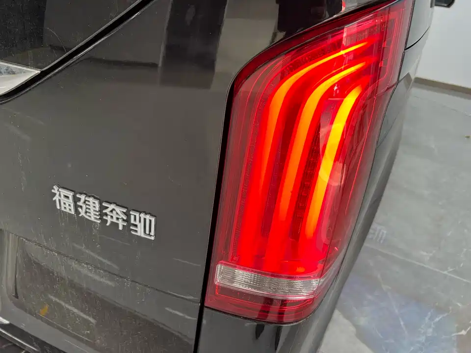 Mercedes-Benz V-class