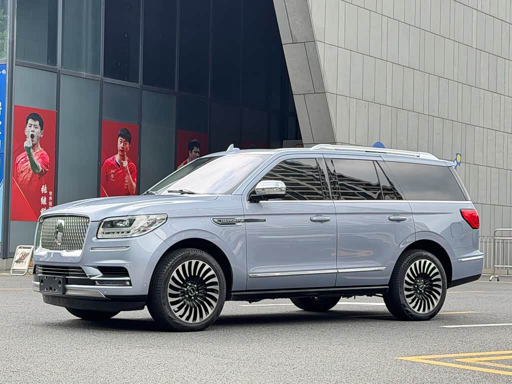 Lincoln Navigator