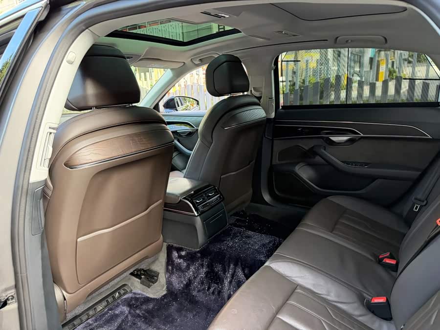 Audi A8 2019, фото 11