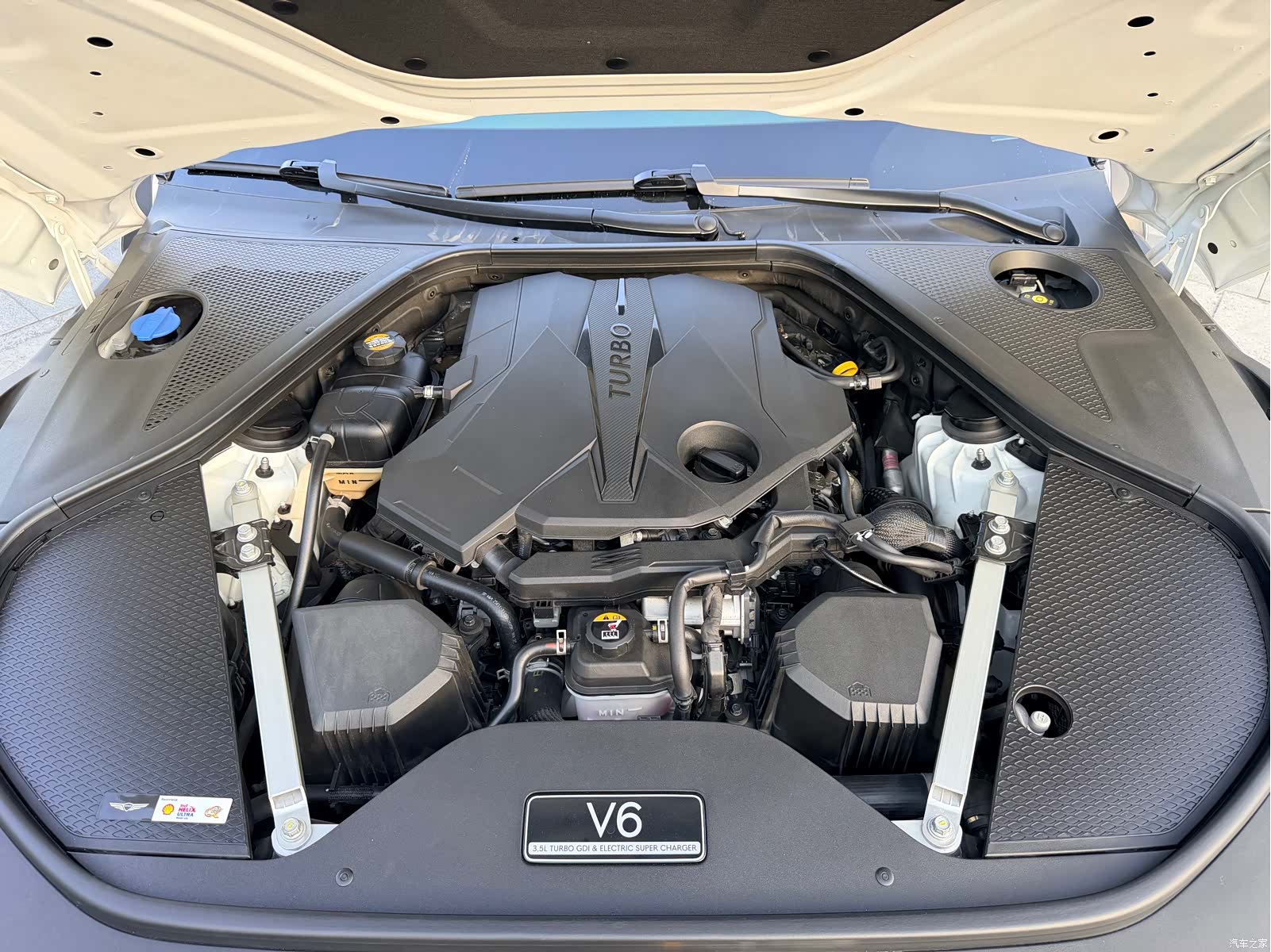 Genesis G90, 2023 30