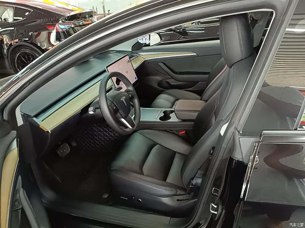 Tesla Model 3, 2023 15