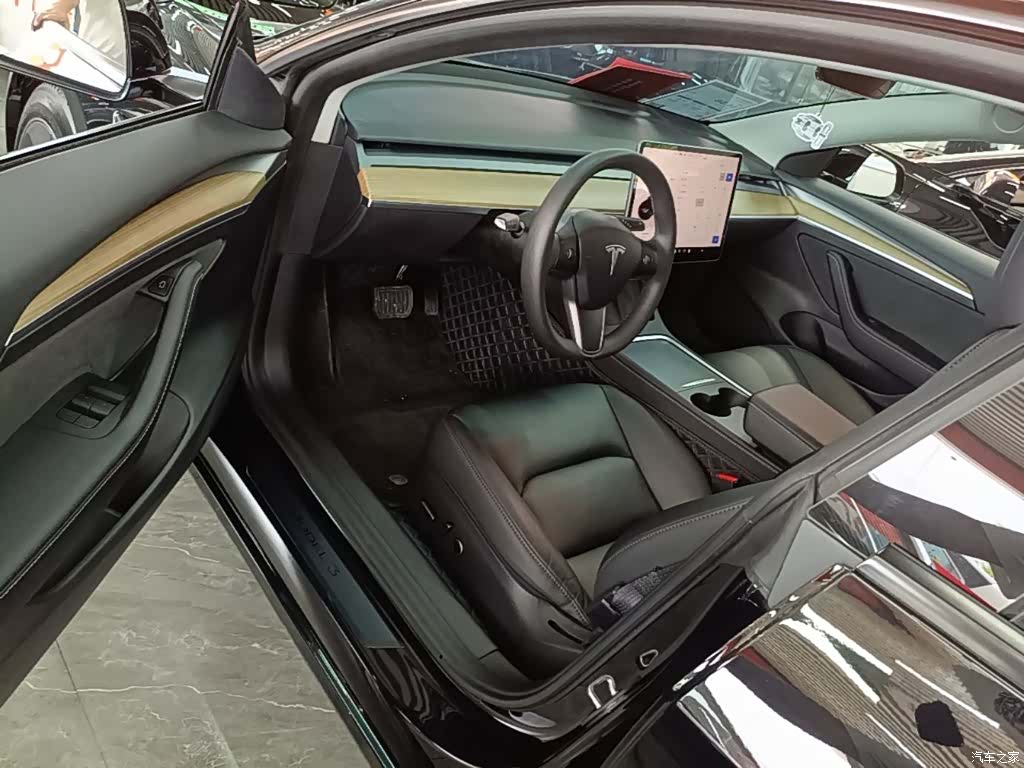 Tesla Model 3, 2023 16