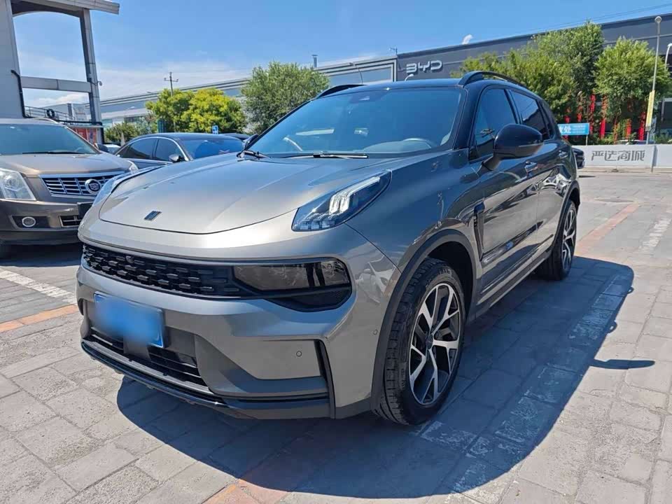 Lynk & Co 01