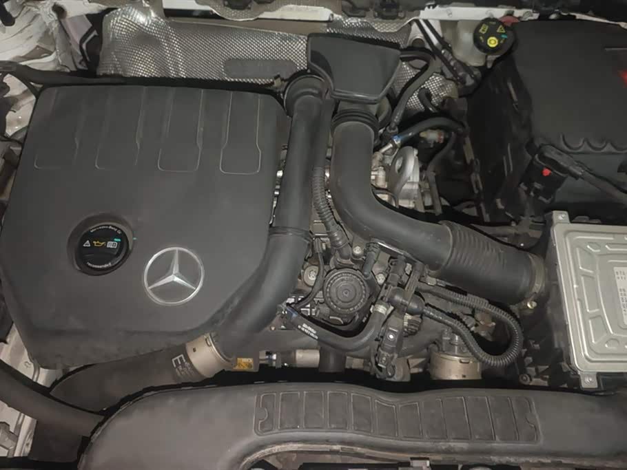 Mercedes-Benz GLA Mercedes-Benz GLA
