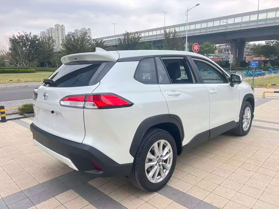 Toyota Corolla Sharp amplifier