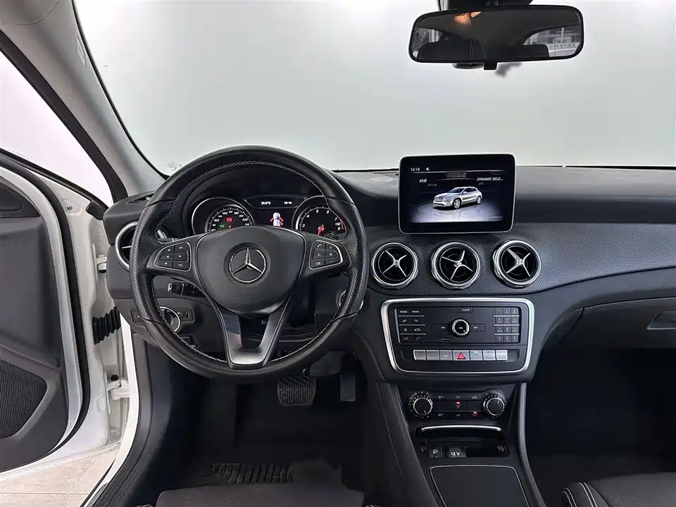 Mercedes-Benz GLA