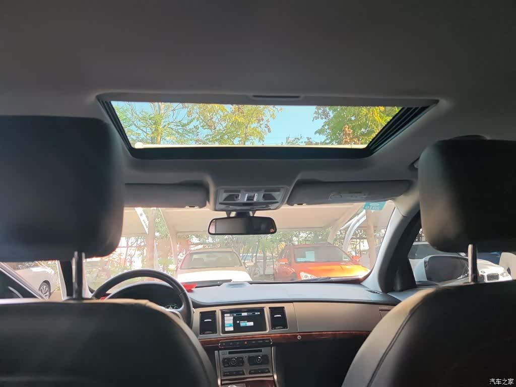 Jaguar XF, 2015 18