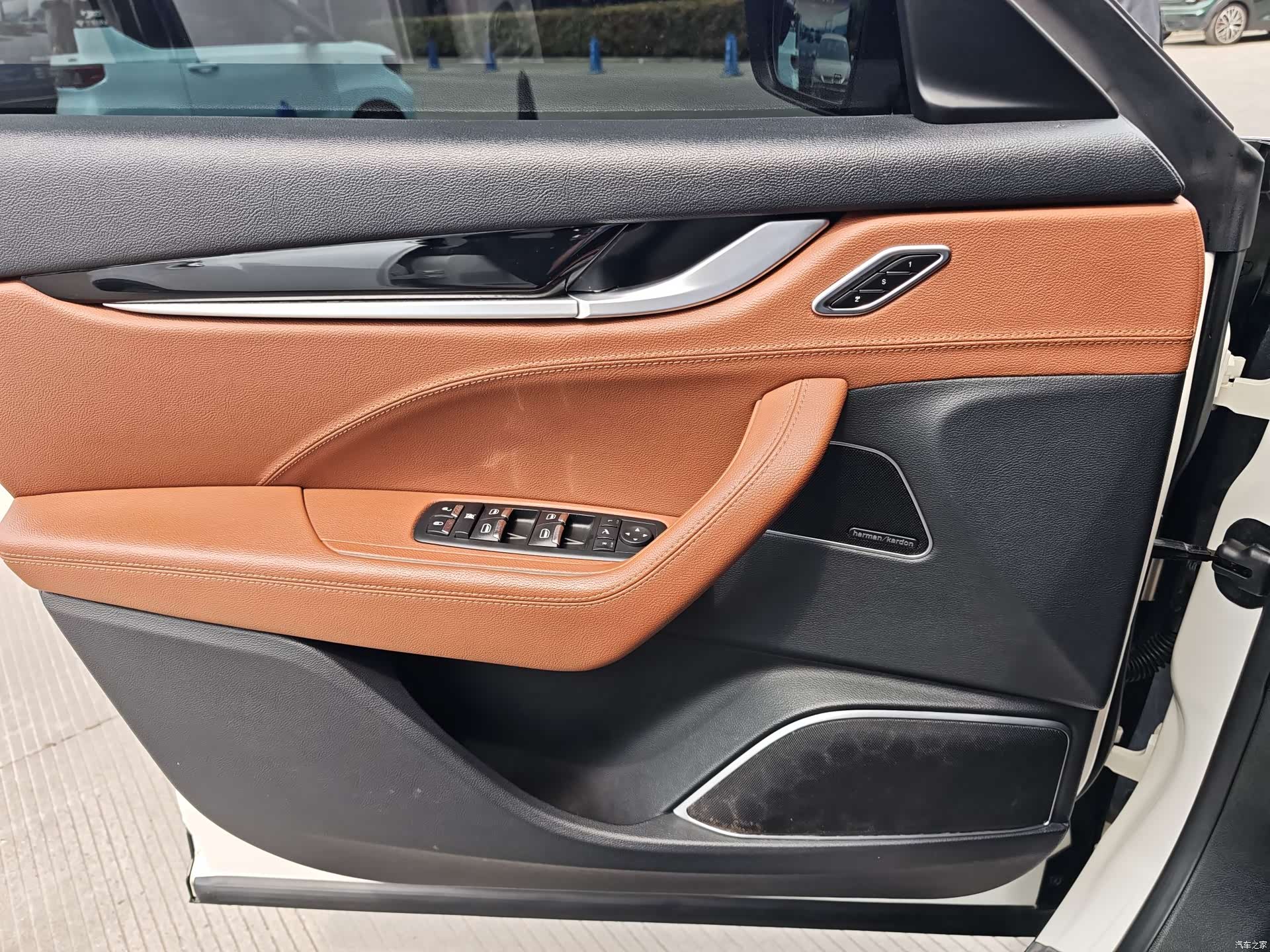 Maserati Levante, 2017 11
