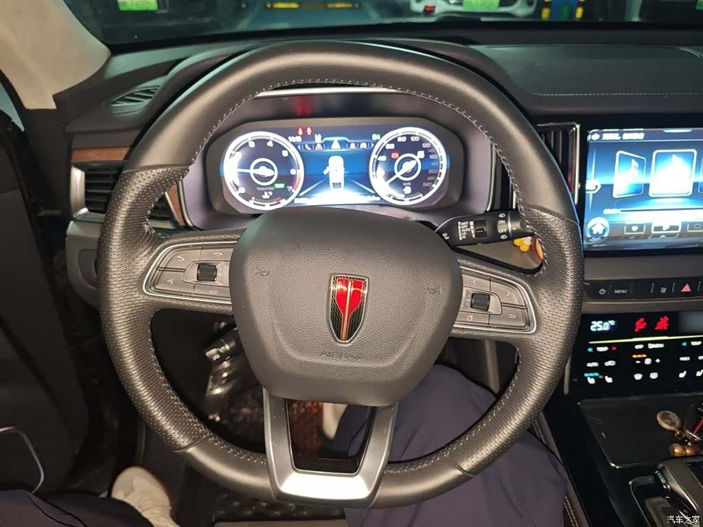 Hongqi HS7, 2023 11