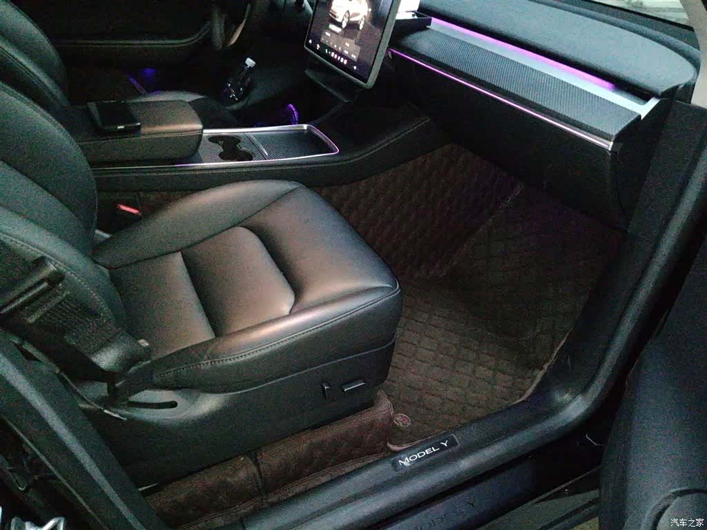 Tesla Model Y, 2023 16