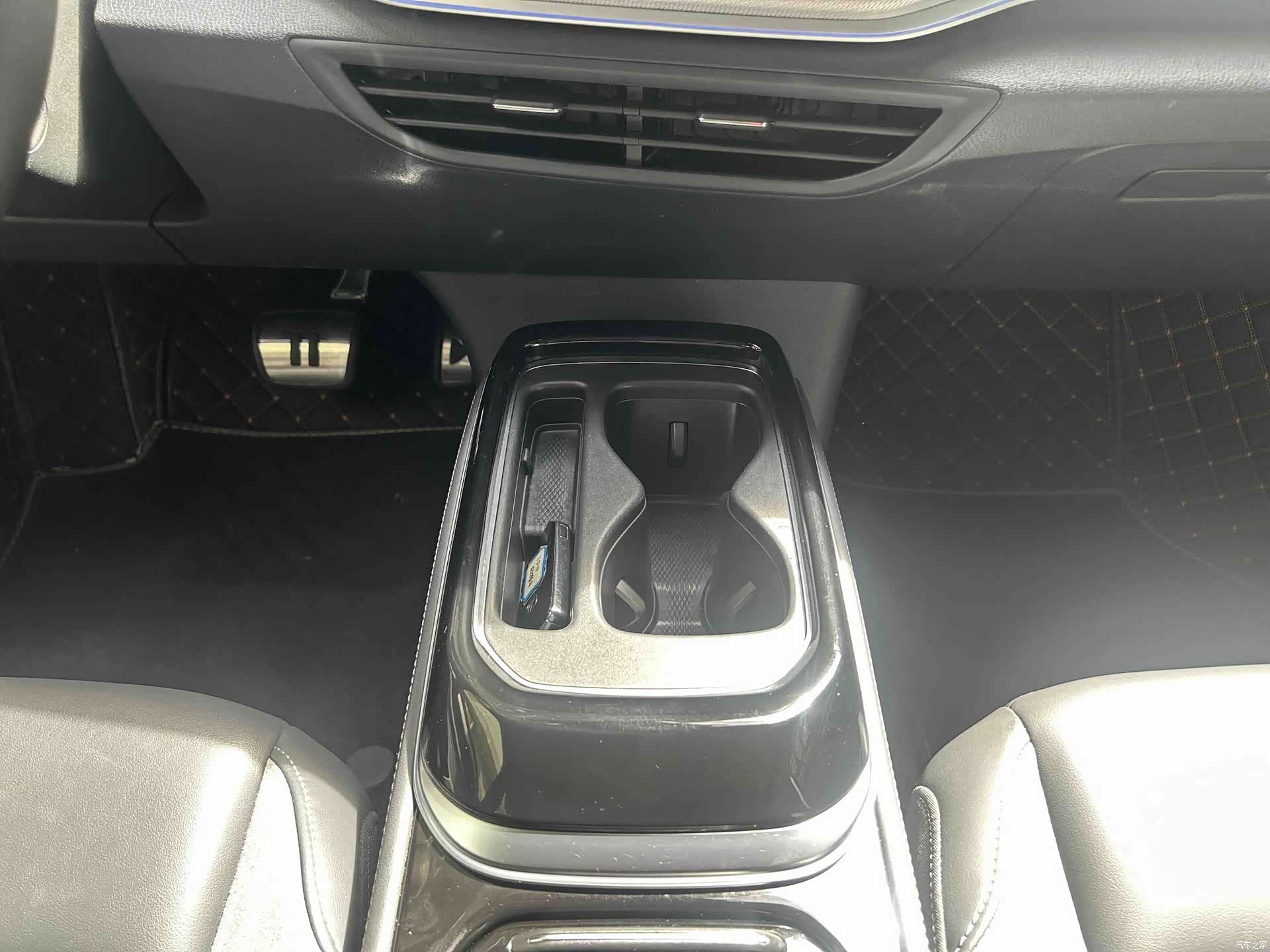 Volkswagen ID.4, 2023 12