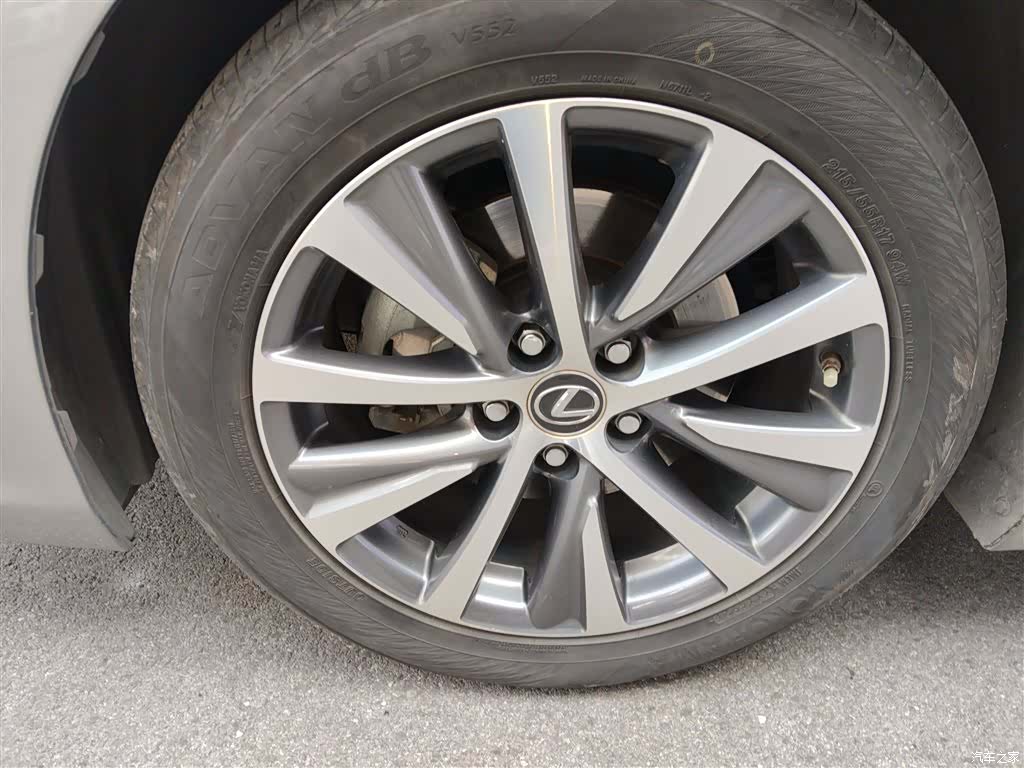 Lexus ES, 2019 23