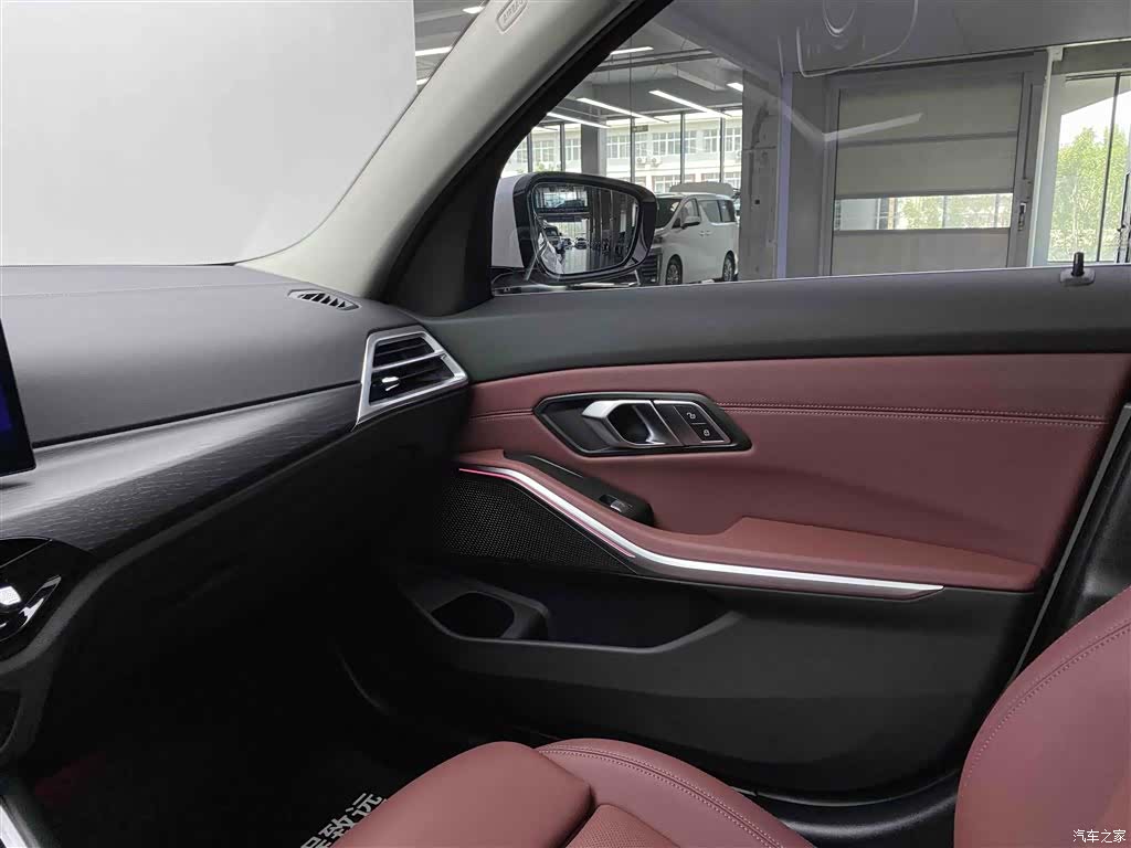 BMW 3 Series, 2025 24