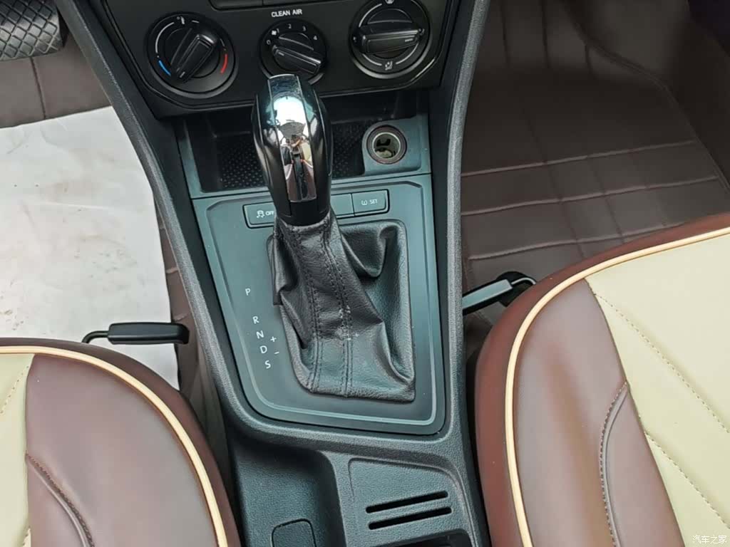 Volkswagen Lavida, 2016 14