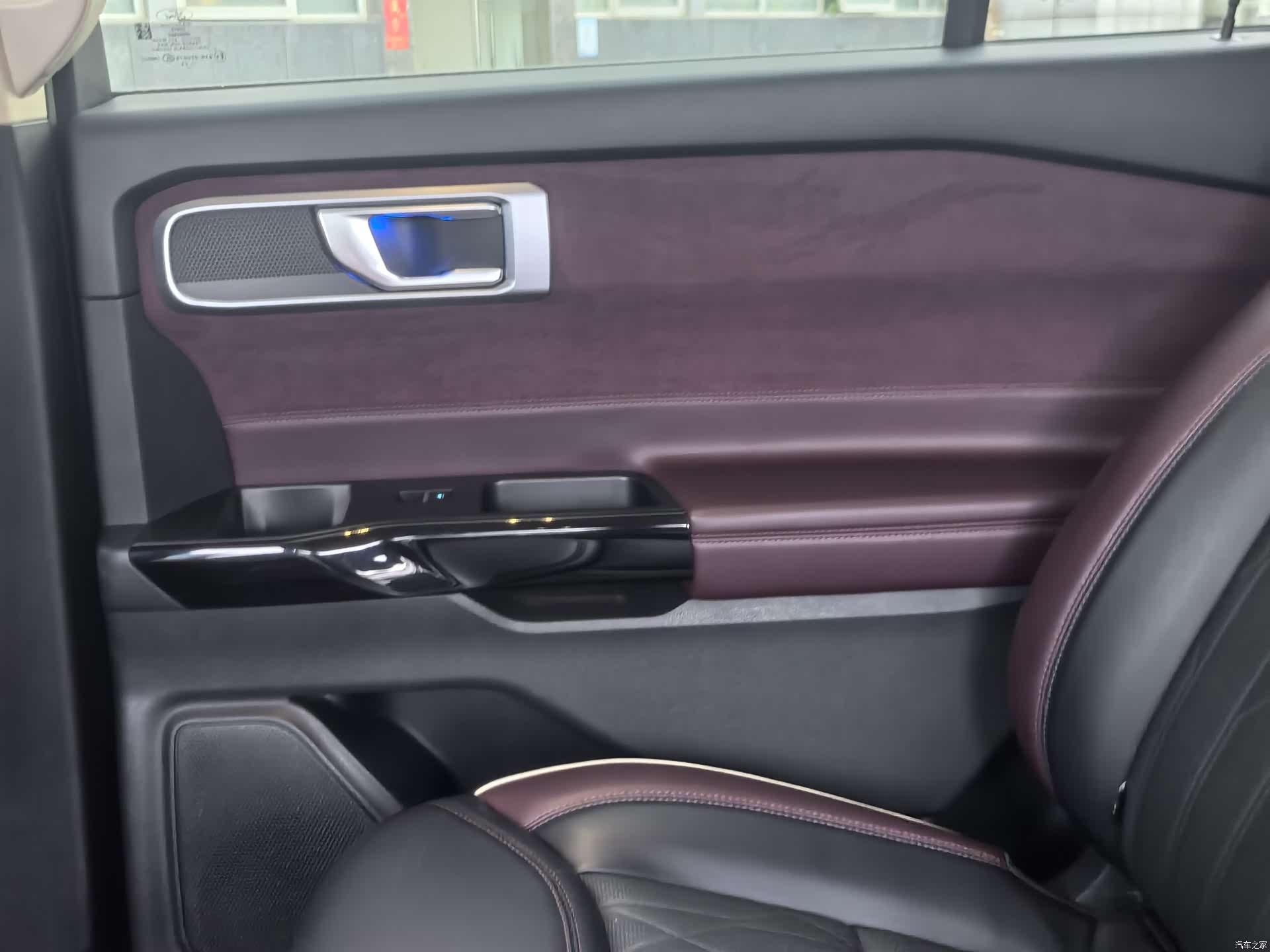 Ford Explorer, 2023 9