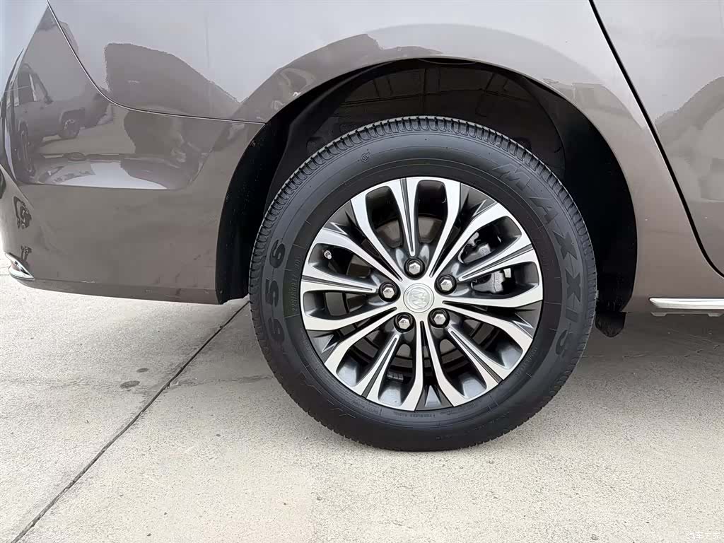 Buick GL8, 2023 18