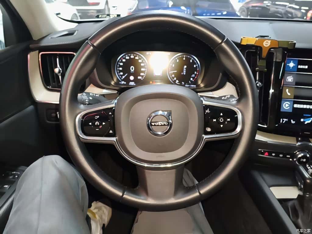 Volvo XC60, 2019 11