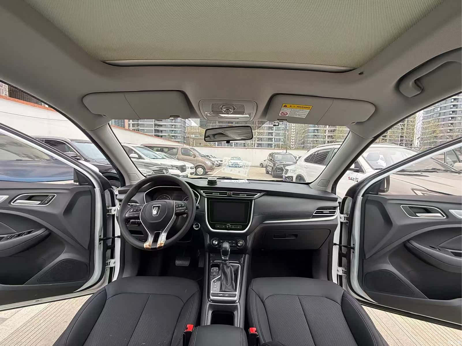 Roewe RX3, 2019 9