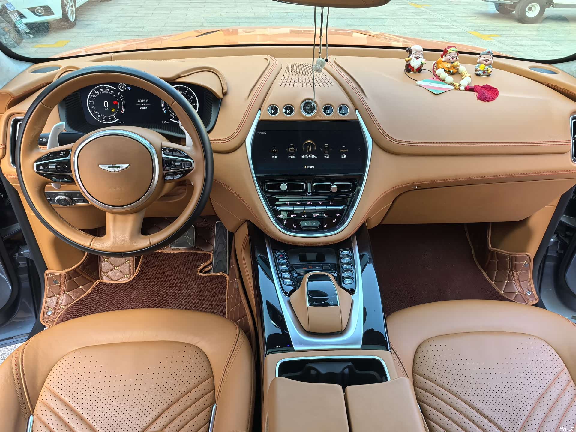 Aston Martin DBX, 2021 14