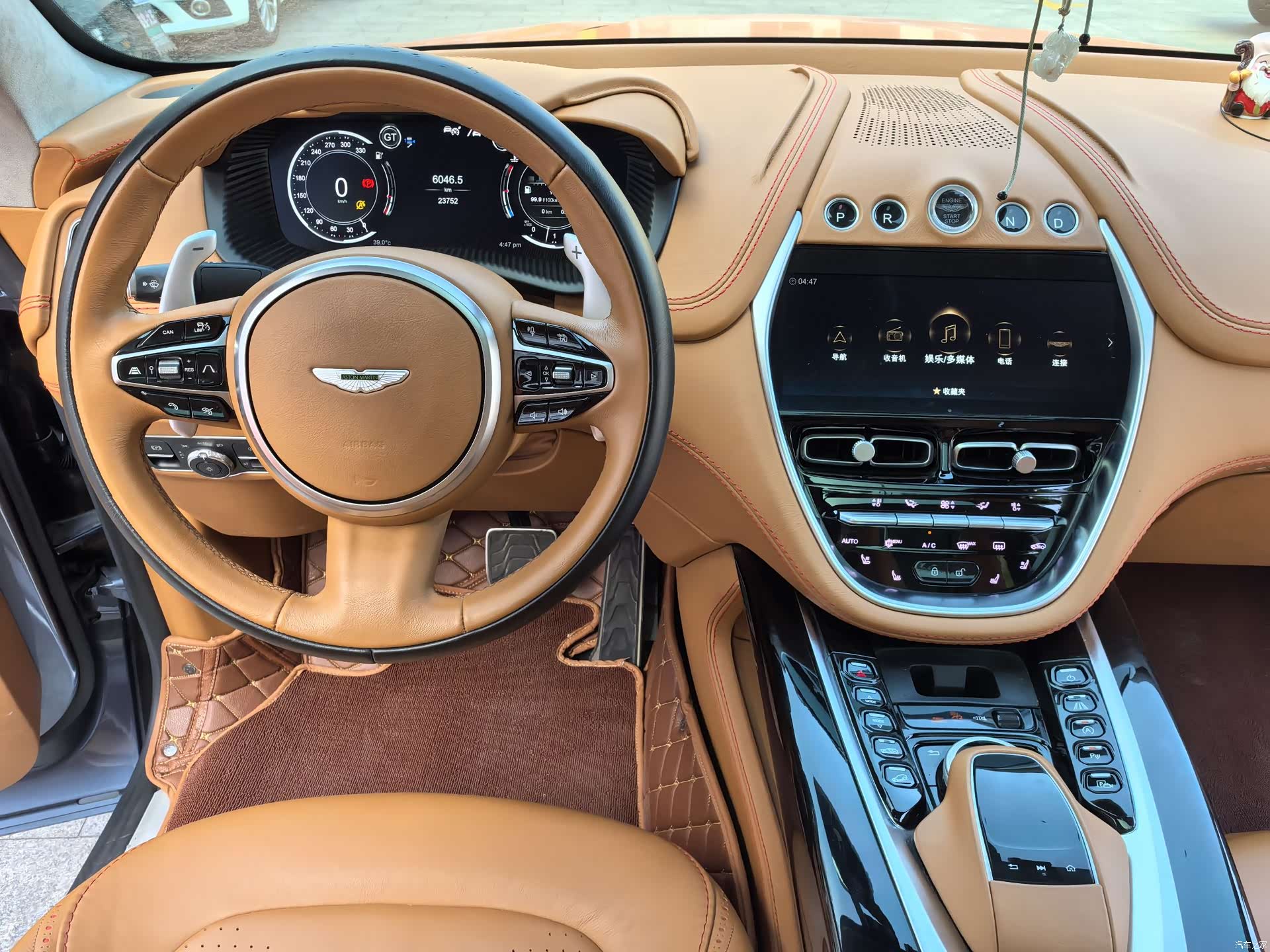Aston Martin DBX, 2021 15