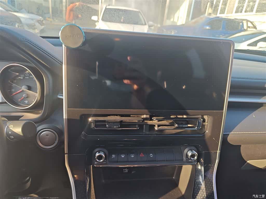 Haval M6, 2022 все фото