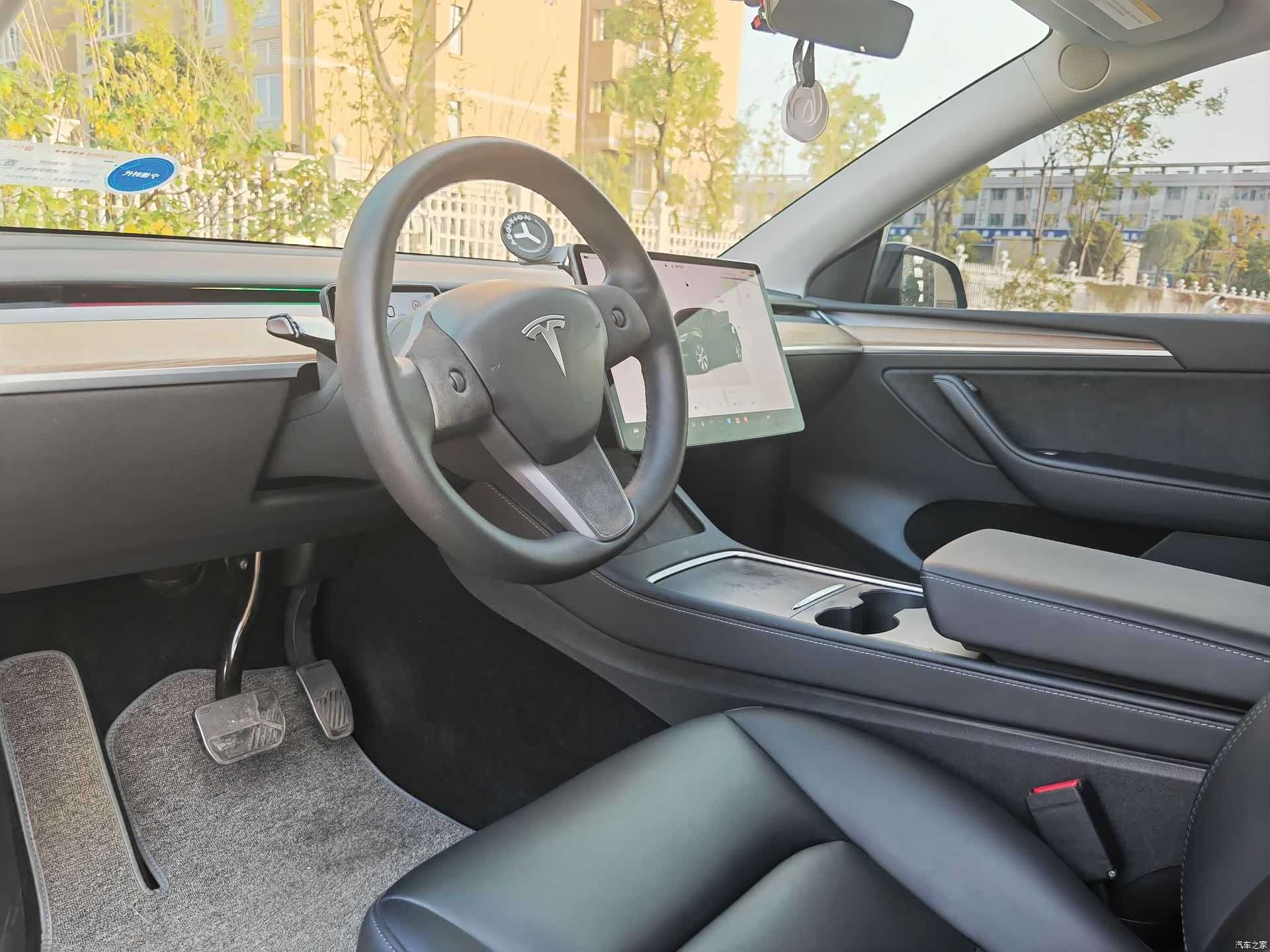 Tesla Model Y, 2022 19