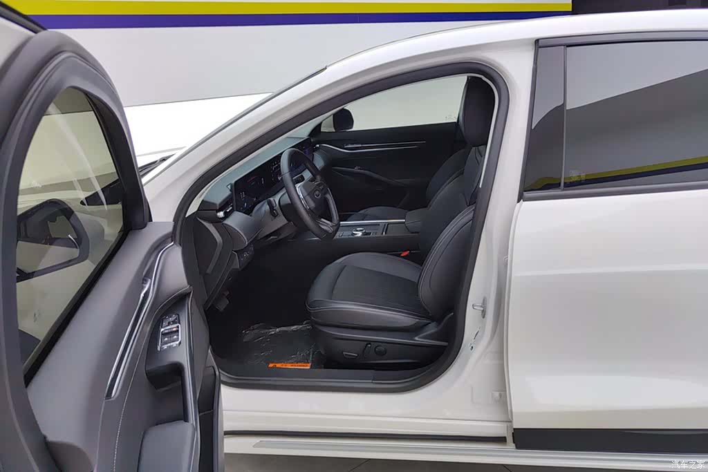 Ford Mondeo, 2025 9