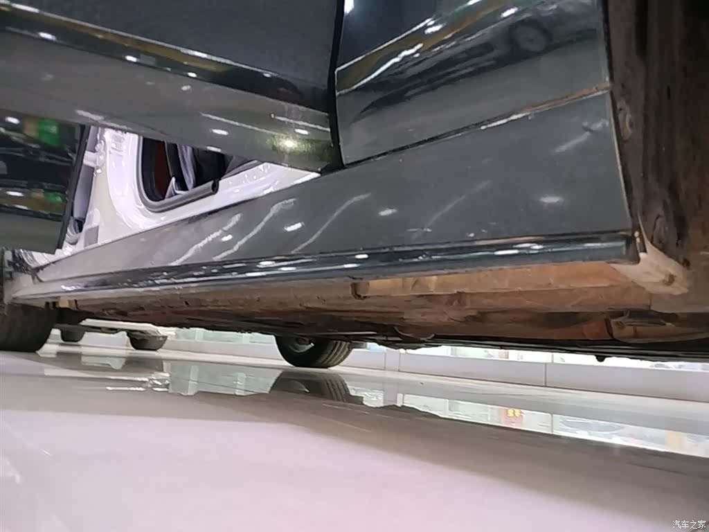 Jaguar XE, 2017 21