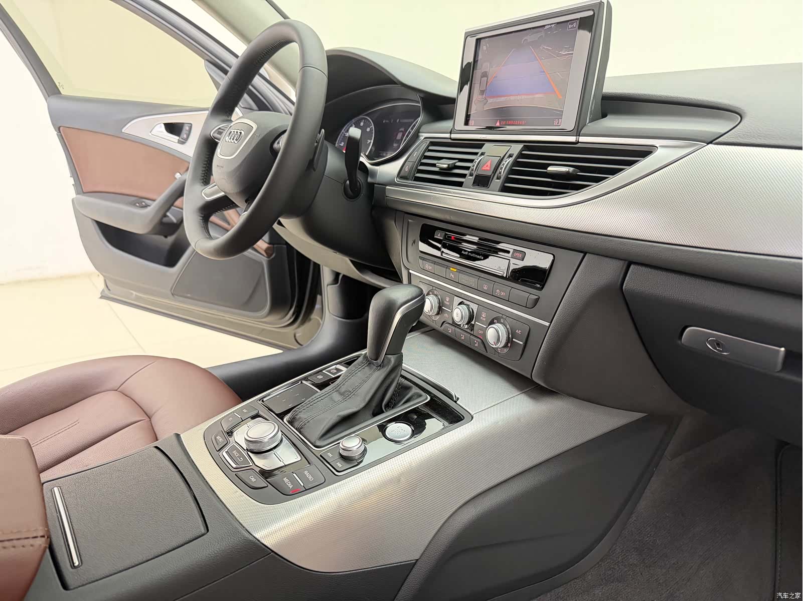 Audi A6L, 2016 11
