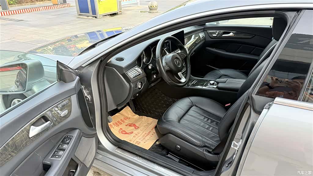Mercedes-Benz CLS, 2015 7