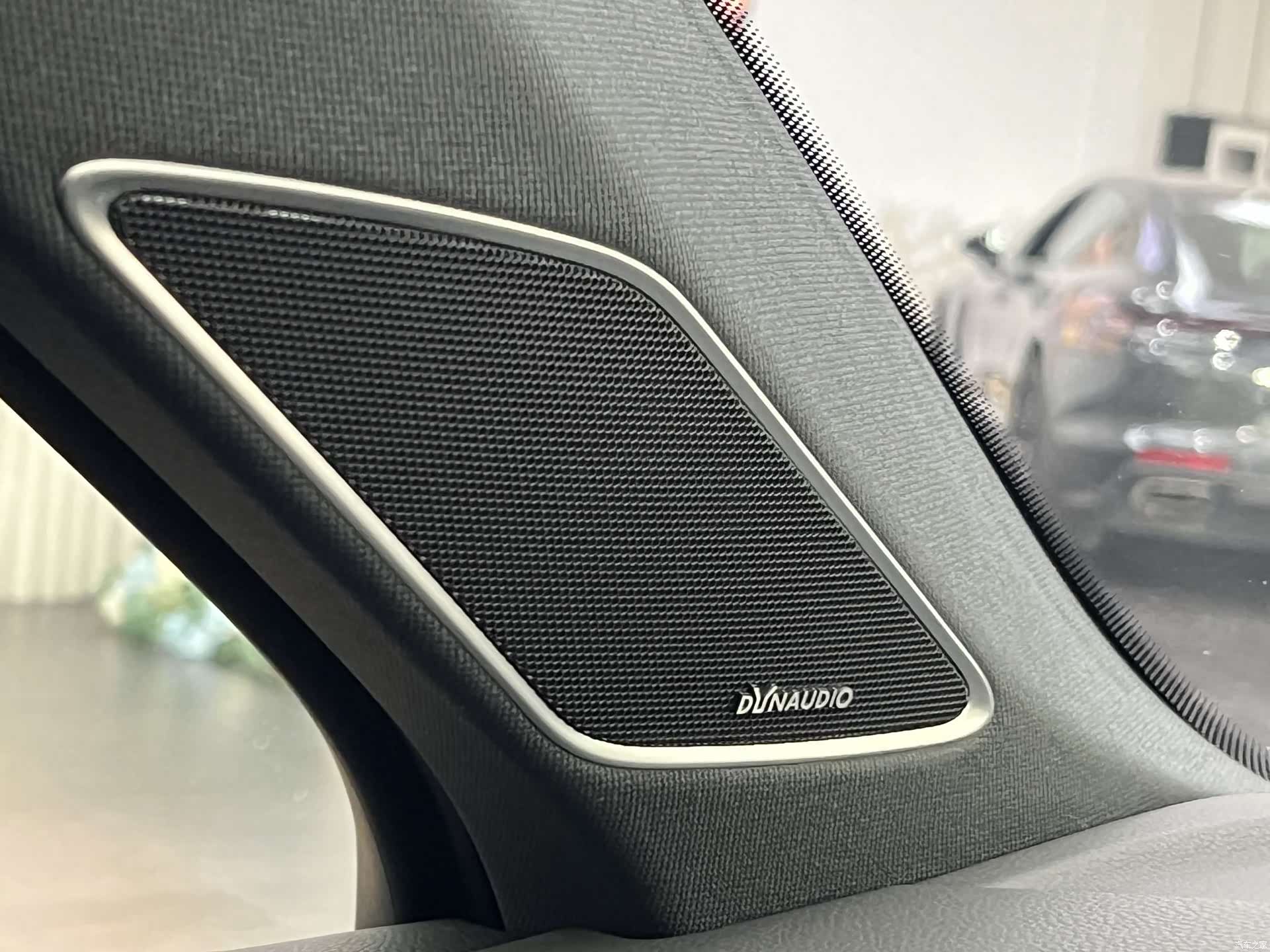 Volkswagen Touareg, 2022 11