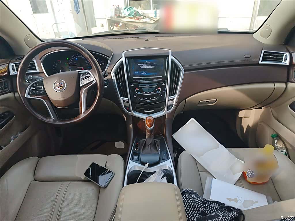 Cadillac SRX, 2015 10