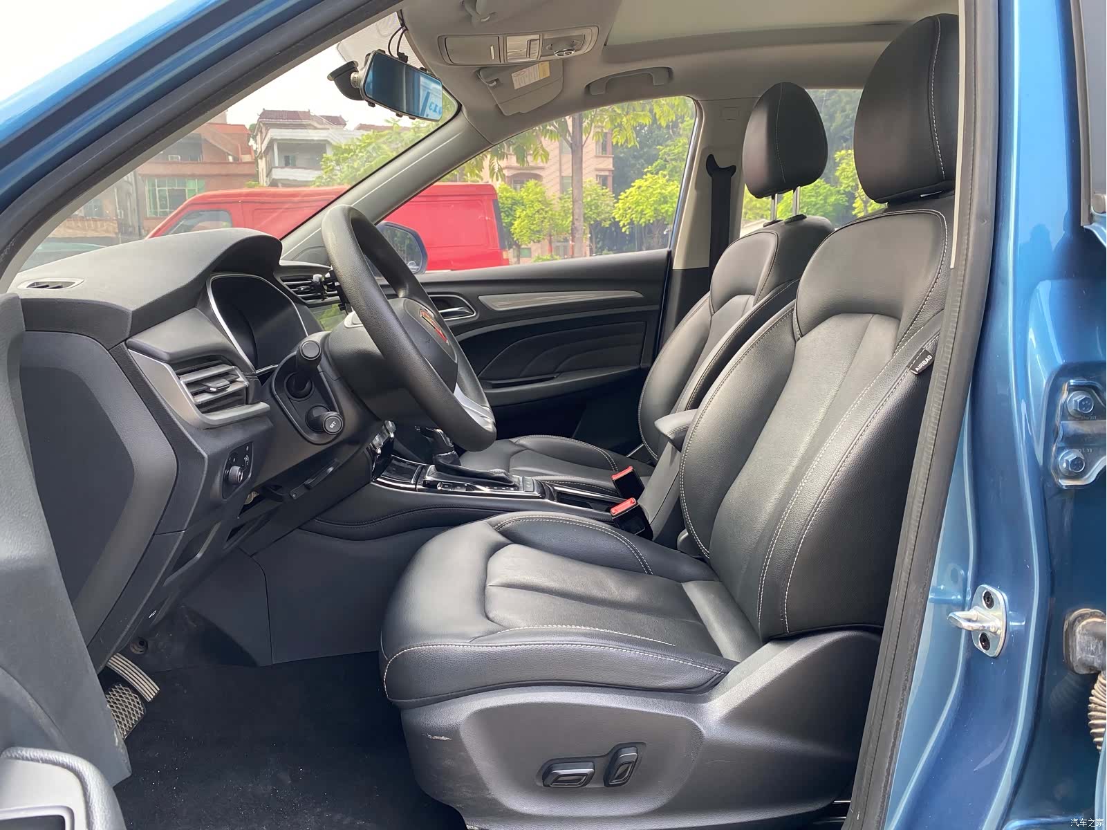 Roewe RX3, 2019 6