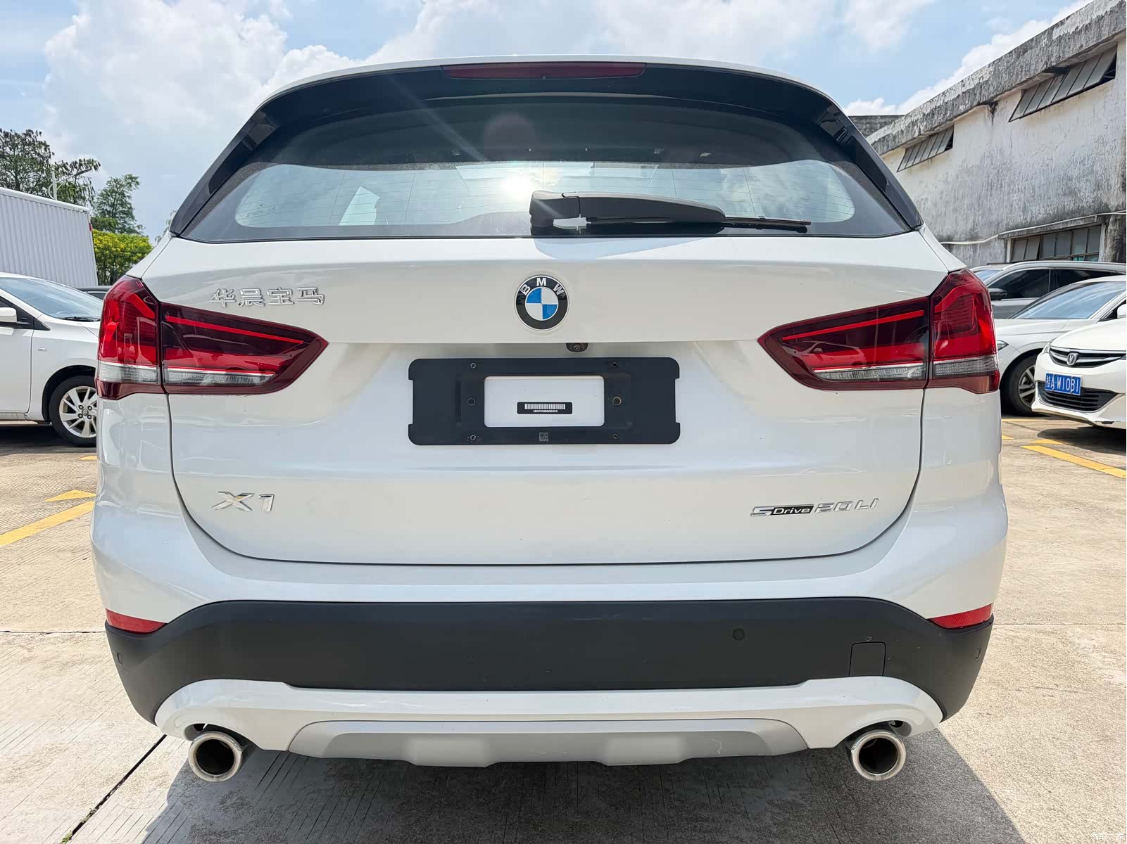 BMW X1, 2022 все фото