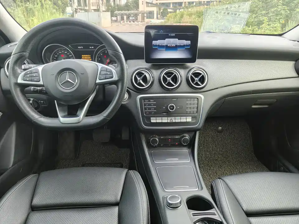 Mercedes-Benz GLA