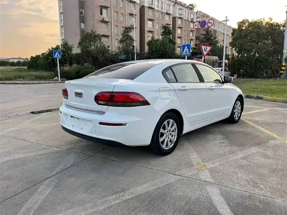 Qoros 3