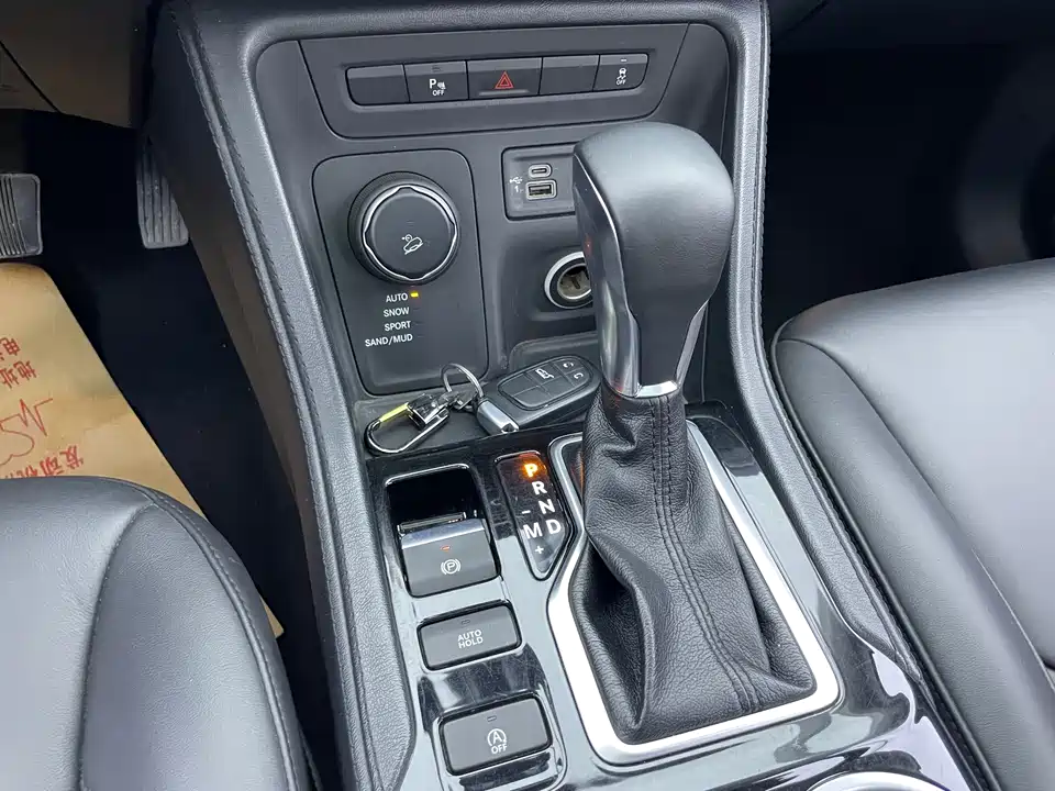 Jeep Grand Commander